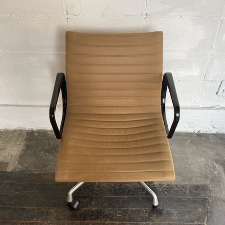 70s Aluminum Group chair