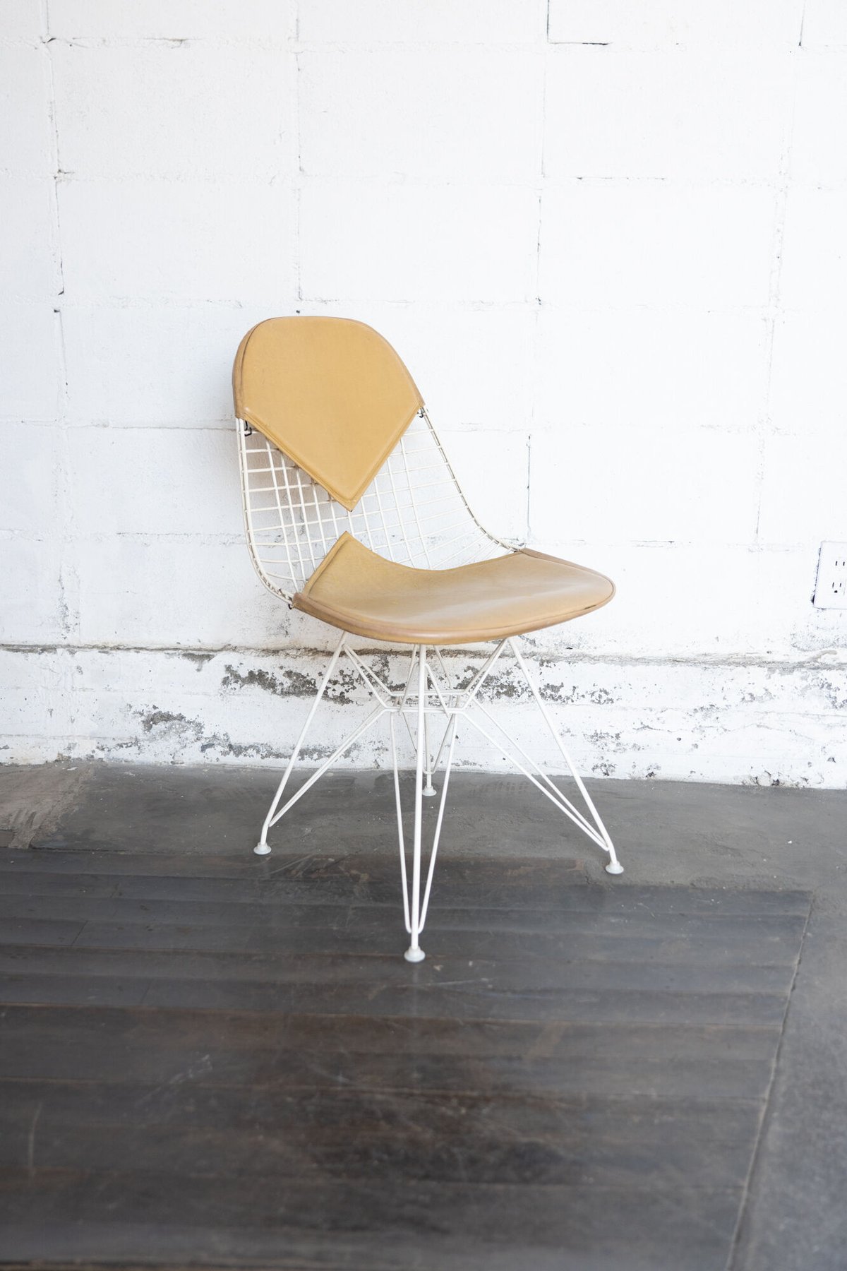 イームズ　ヴィンテージチェア 60s Eames bikini chair DKR2 | The NOON