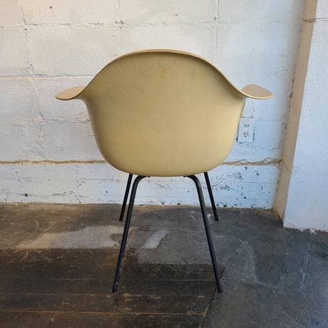 60s Eames shell chair