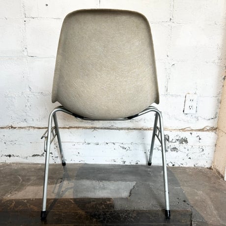 70s Eames shell chair