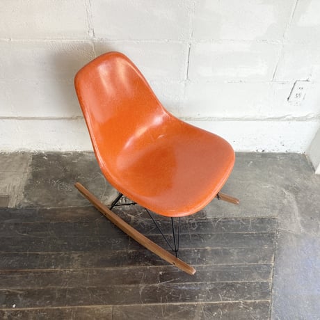 70s Eames shell chair