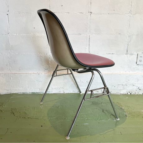 70s Eames shell chair