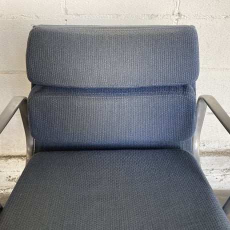 70-80s Aluminum Group soft pad chair