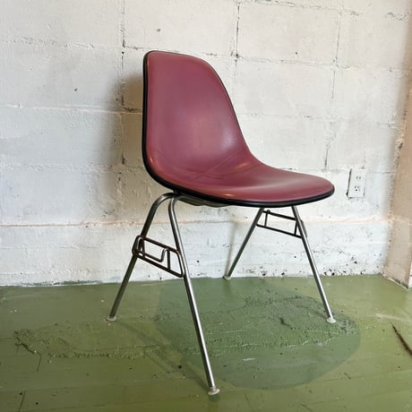 70s Eames shell chair