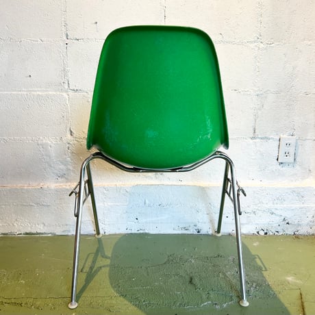 70s Eames shell chair