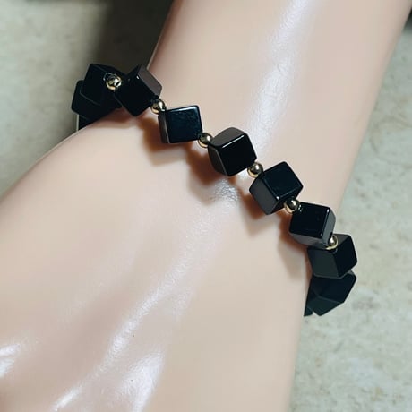 オニキスキューブブレスレット