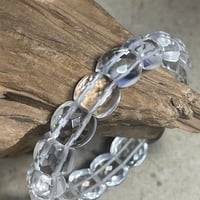 カット水晶のキラキラバングル
