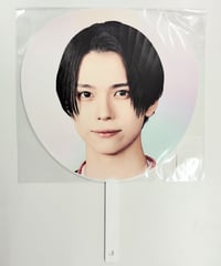 SnowMan向井康二　うちわ+アクリルスタンド+1周年缶バッジ+写真25枚 SnowMan向井康二 うちわ+アクリルスタンド+1周年缶バッジ+写真25