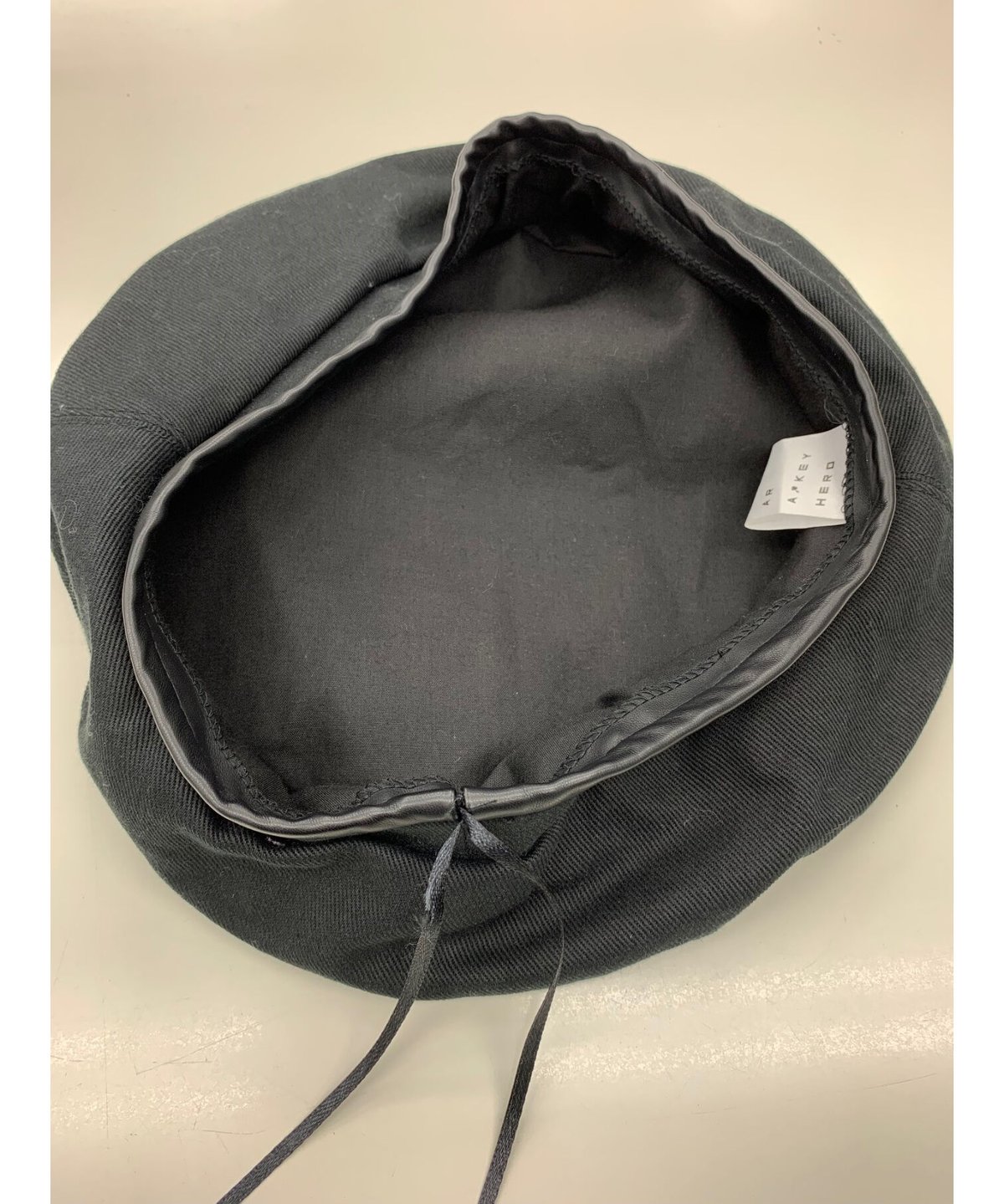 荒木宏文 ベレー帽 缶バッジ付き