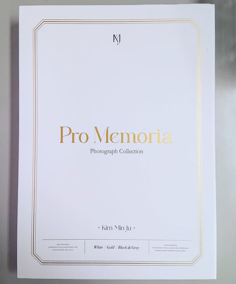 元 IZ*ONE キム・ミンジュ 1stフォトブック『Pro Memoria』 | K-BO...