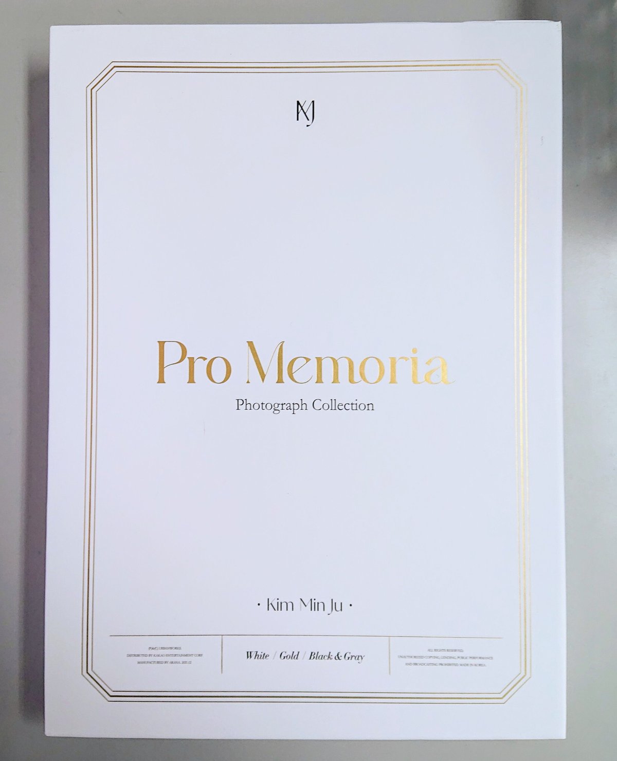 元 IZ*ONE キム・ミンジュ 1stフォトブック『Pro Memoria』
