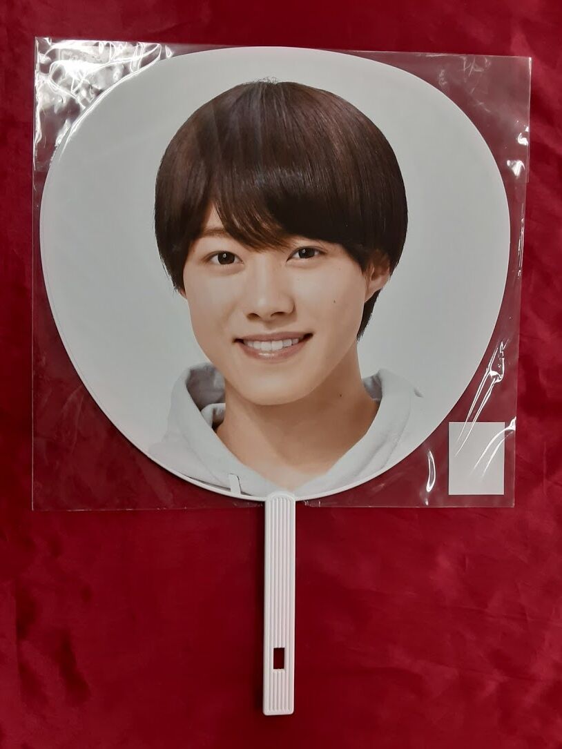 長尾謙杜 ジャンボうちわ アオハル Amazon.co.jp: なにわ男子【 （長尾謙杜）ジャンボうちわ 】First Live