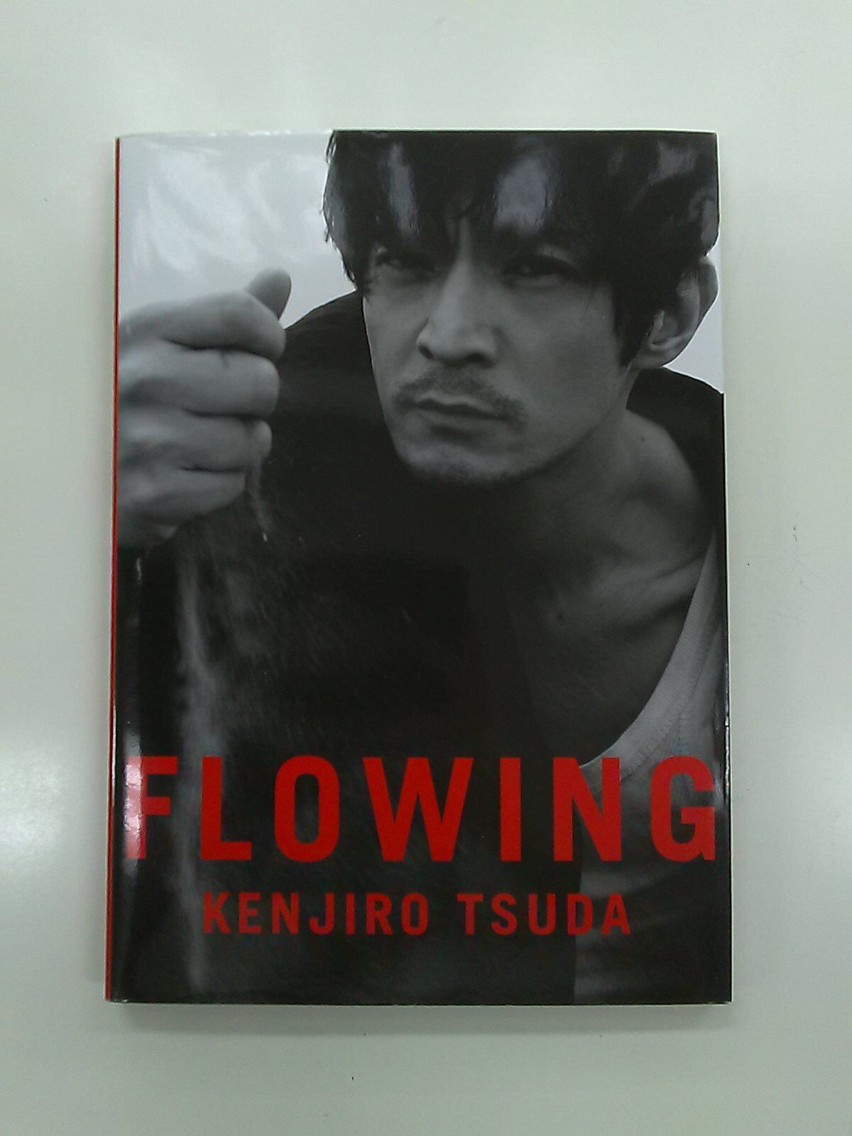 津田健次郎 写真集 FLOWING 51Vx0HE+nnL._UF350,350_QL50_.jpg