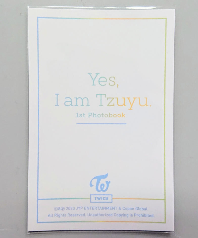 TWICE ツウィ ソロ写真集 Yes, I am Tzuyu: 1ST PHOTOBOOK