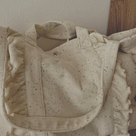 tubutubu frill tote