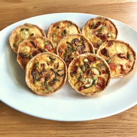 野菜のキッシュ８個セット ( 4種類×2個 ） クール 〈冷凍〉便