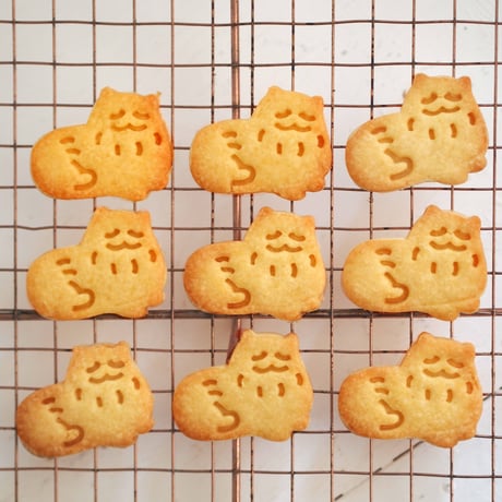 クッキー型　おねむりポメラニアン