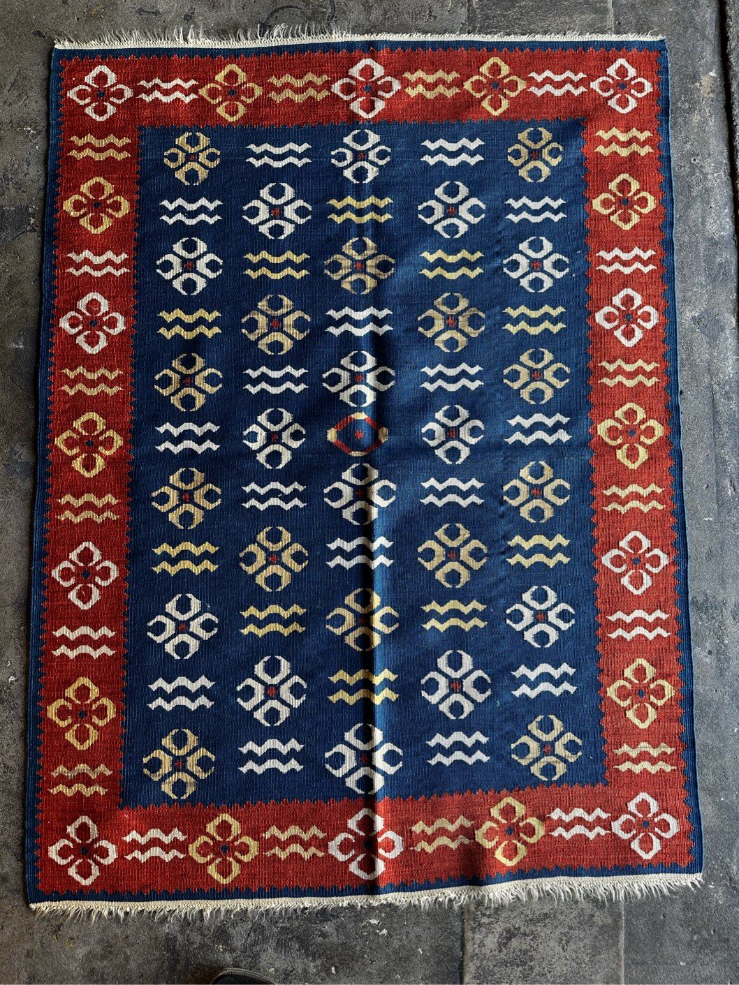 KILIM HISTORY AND SYMBOLS 廃盤　洋書　キリムのカタログ KILIM HISTORY AND SYMBOLS 廃盤洋書キリムのカタログ