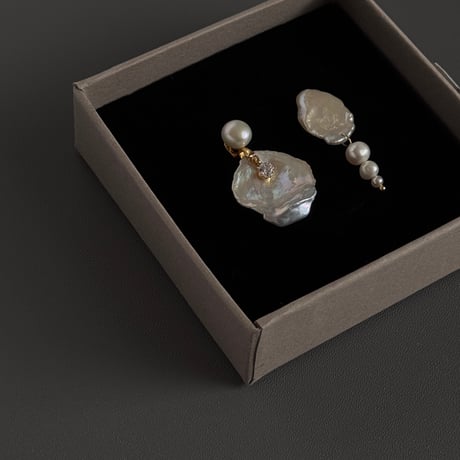 "MUSE" pearl pierce / earring