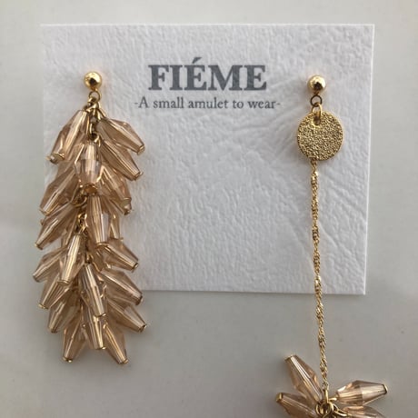 ガラスビーズ　アシンメトリーピアス