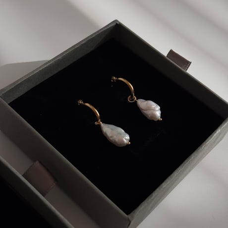 バロックパールピアス | STORES