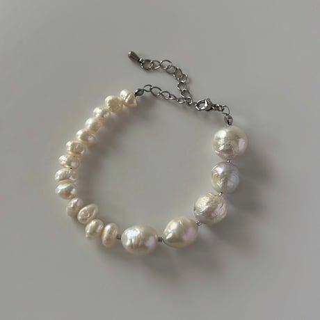 round perl  bracelet