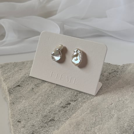 "Aquw"  -  pierce / earring