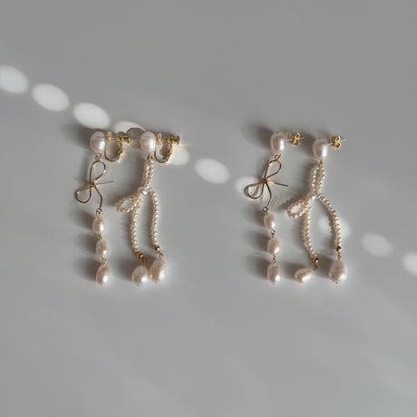 ［gold］  yui - ribbon motif /  pierce earring