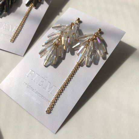［全2色］ガラスビーズロングピアス / イヤリング / サージカルステンレス