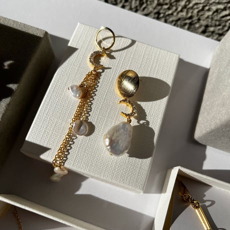 バロックパール　アシンメトリーロングピアス