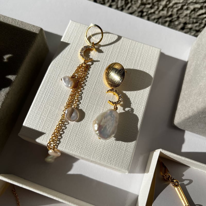 バロックパール アシンメトリーロングピアス | FIÉME