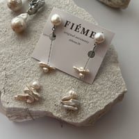 Uneven perl pierce / earring