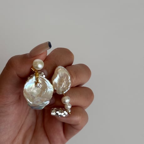 "MUSE" pearl pierce / earring