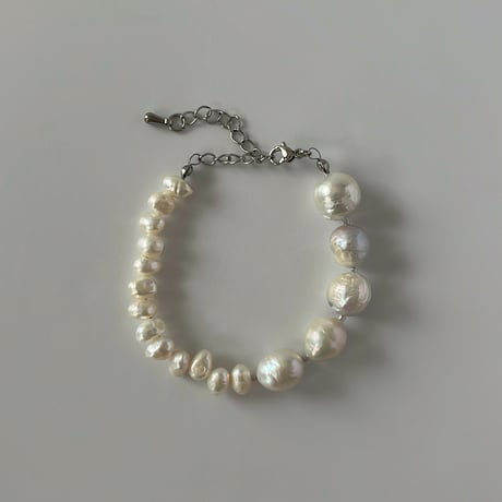 round perl  bracelet
