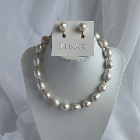 big pearl  necklace  - 03