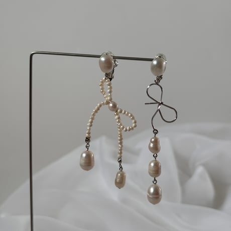 ［silver］ yui  - ribbon motif /  pierce earring