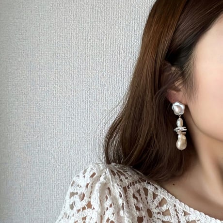 Flower perl pierce