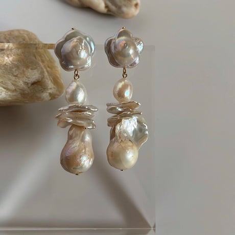 Flower perl pierce