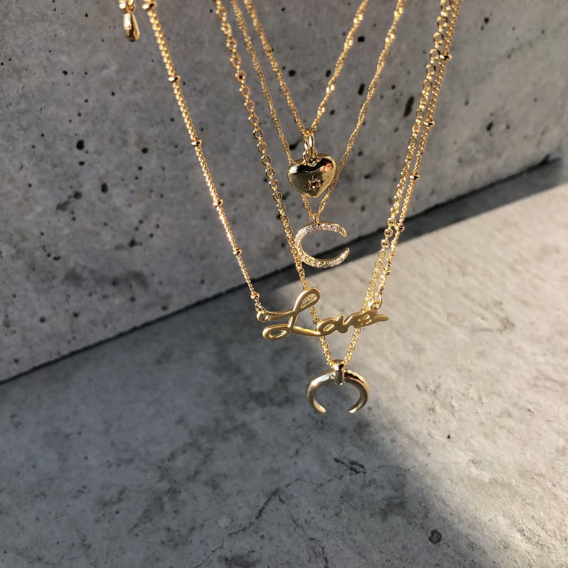 CZキュービックジルコニアk18ネックレス CZキュービックジルコニア 三日月ネックレス | FIÉME