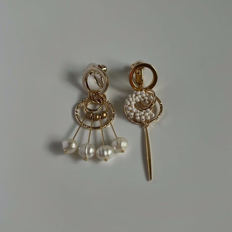 ［gold × water perl ］asymmetry earrings
