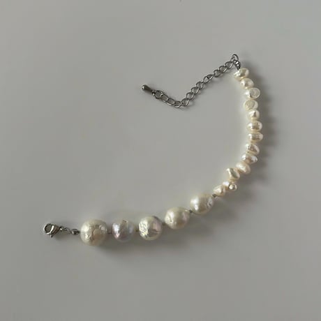 round perl  bracelet