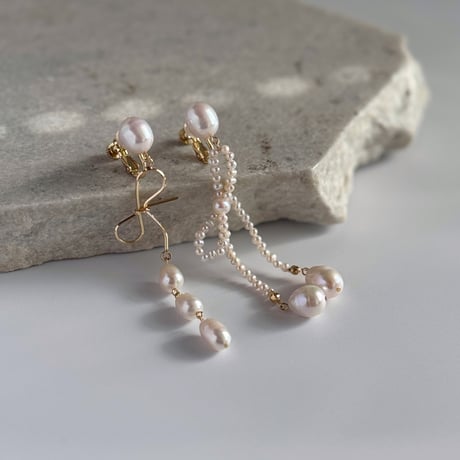 ［gold］  yui - ribbon motif /  pierce earring