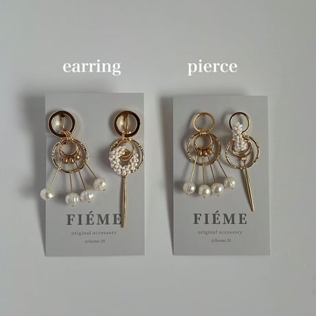 ［gold × water perl ］asymmetry earrings