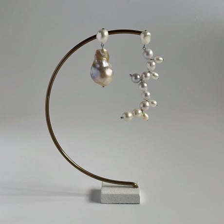meander  perl pierce / earring -sv