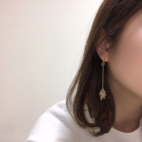 ガラスビーズ　アシンメトリーピアス