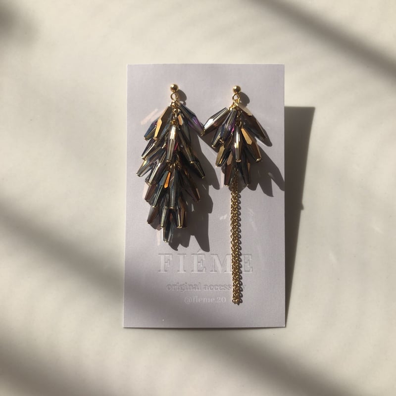 全2色］ガラスビーズロングピアス / イヤリング / サージカル