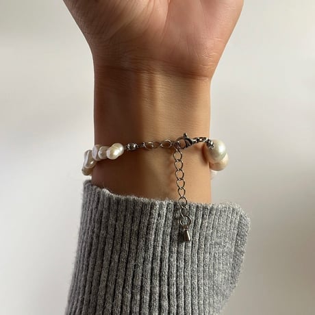 round perl  bracelet