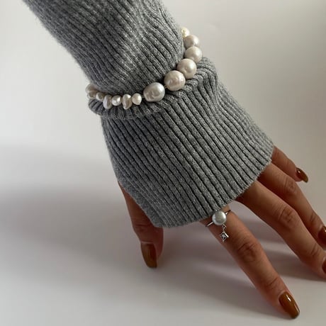round perl  bracelet