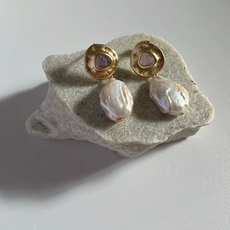 ［全2色］煌めくバロックパールピアス