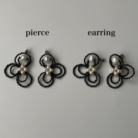 Flower motif  pierce / earring  ［black spinel］